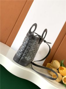 Goyard Beluga Mini Bag 67300 Grey-2.jpg
