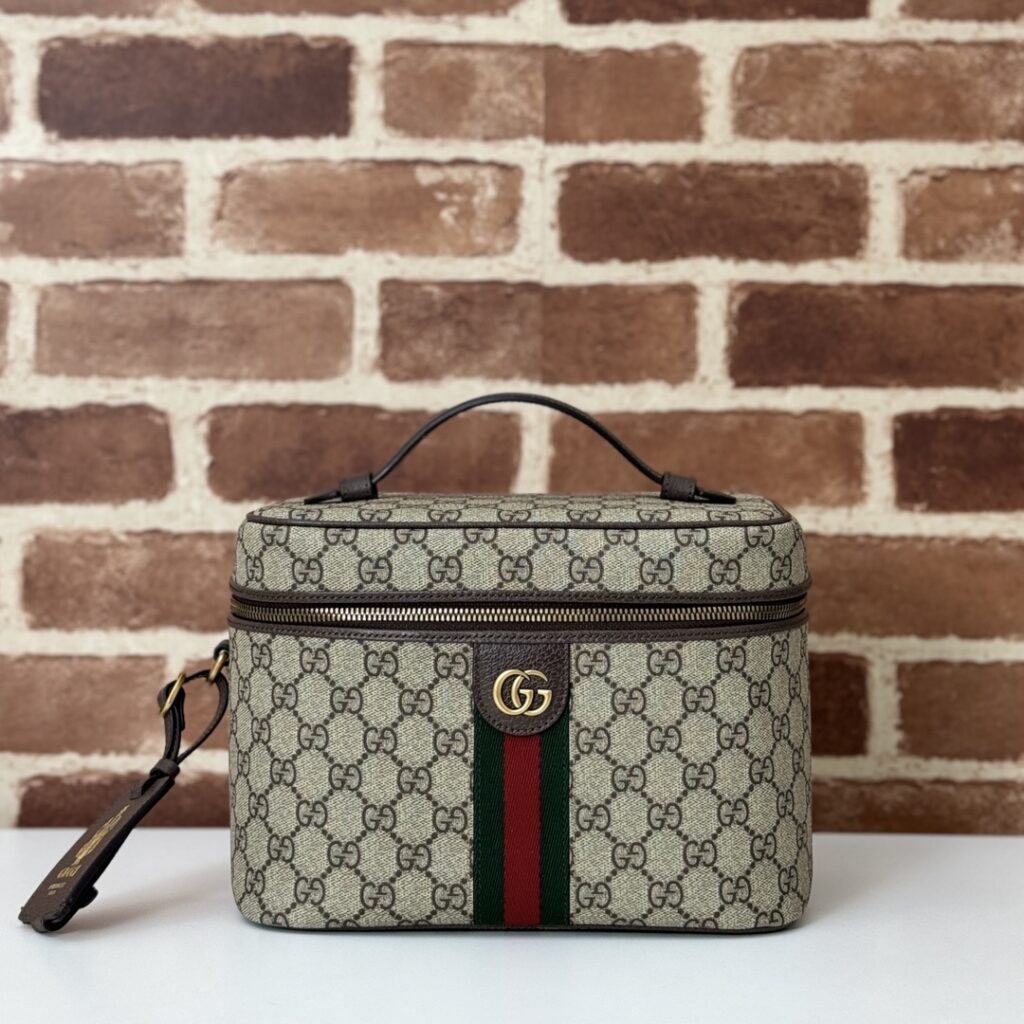 Gucci Savoy Medium Beauty Case ‎811489-1