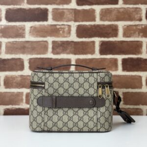 Gucci Savoy Medium Beauty Case ‎811489-3
