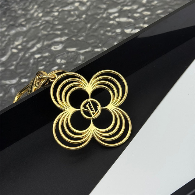 LV Breeze Key Holder M02798-2.jpg