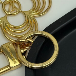 LV Breeze Key Holder M02798-5.jpg