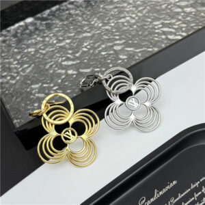 LV Breeze Key Holder M02798-8.jpg