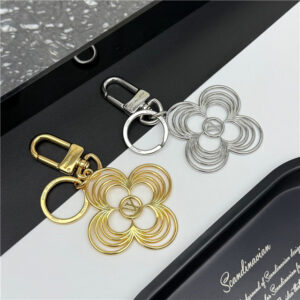 LV Breeze Key Holder M02798-9.jpg
