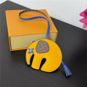 LV Elephant Bag Charm M02325 Orange-1.jpg