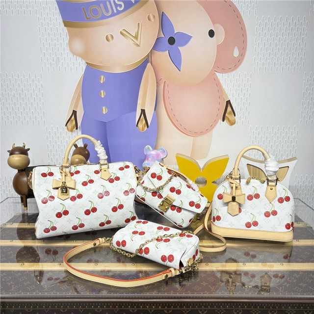 LV x TM Alma BB M14234-10.jpg