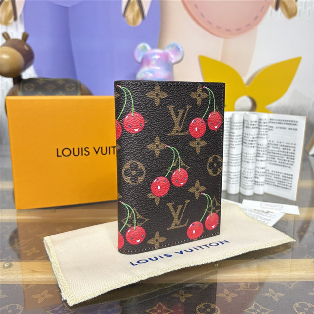 LV x TM Passport Cover M13424-2.jpg