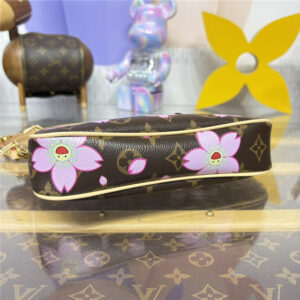 LV x TM Pochette Accessoires M13666-4.jpg