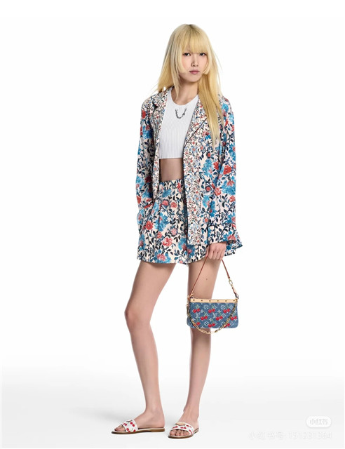 LV x TM Pochette Accessoires M13994-10.jpg