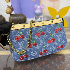 LV x TM Pochette Accessoires M13994-4.jpg