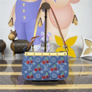 LV x TM Pochette Accessoires M13994-5.jpg