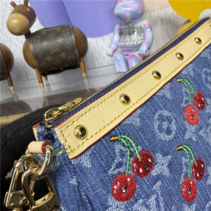 LV x TM Pochette Accessoires M13994-7.jpg