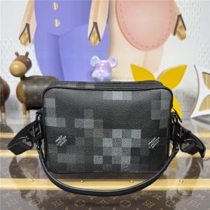 Nil Messenger M14988-3.jpg