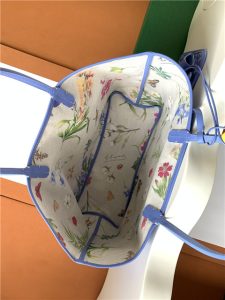 Saint Louis PM 67302 Iris-9.jpg