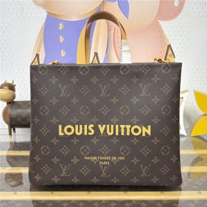 Shopper Tote MM M13928-1.jpg