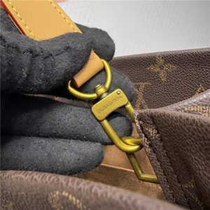 Shopper Tote MM M13928-8.jpg