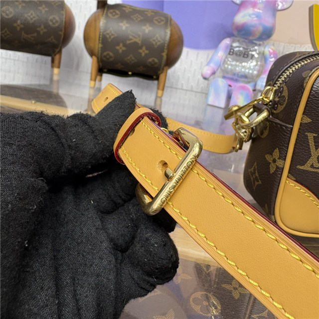 Trocadero Wearable Wallet M14058-10.jpg