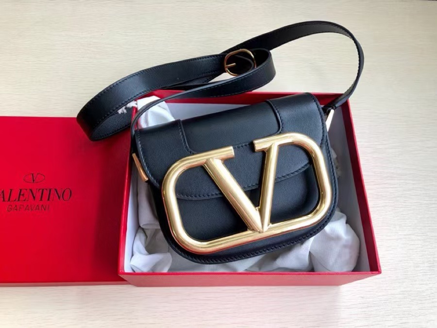 Valentino Garavani Supervee Crossbody Bag | Small, Black Leather-1