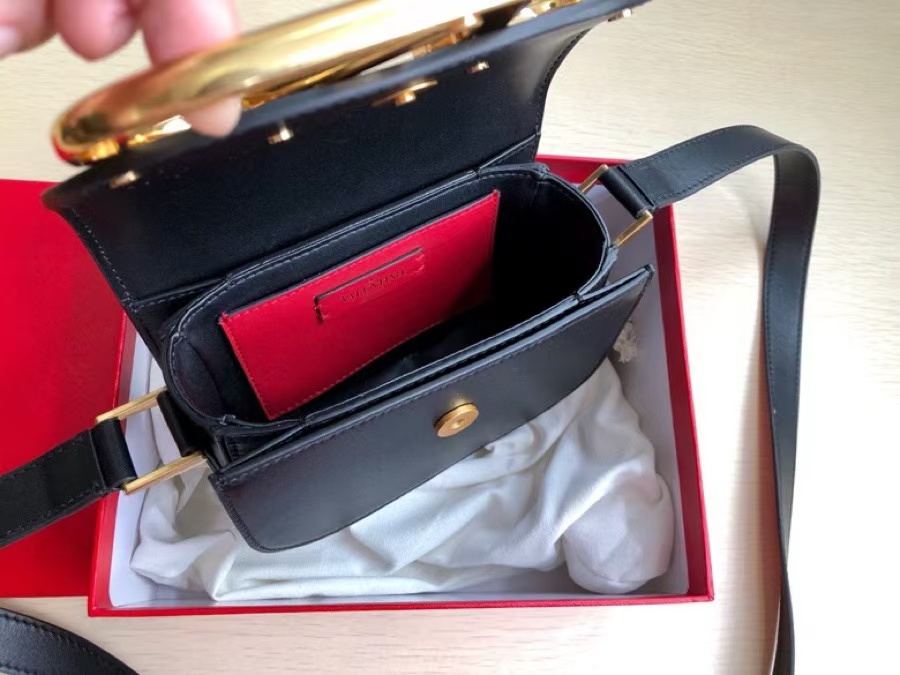 Valentino Garavani Supervee Crossbody Bag | Small, Black Leather-8