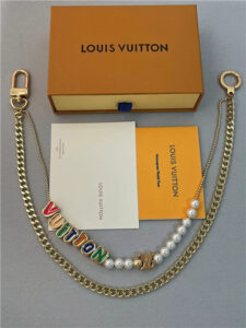 Vuitton Chain Belt M02434-1.jpg