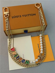 Vuitton Chain Belt M02434-2.jpg