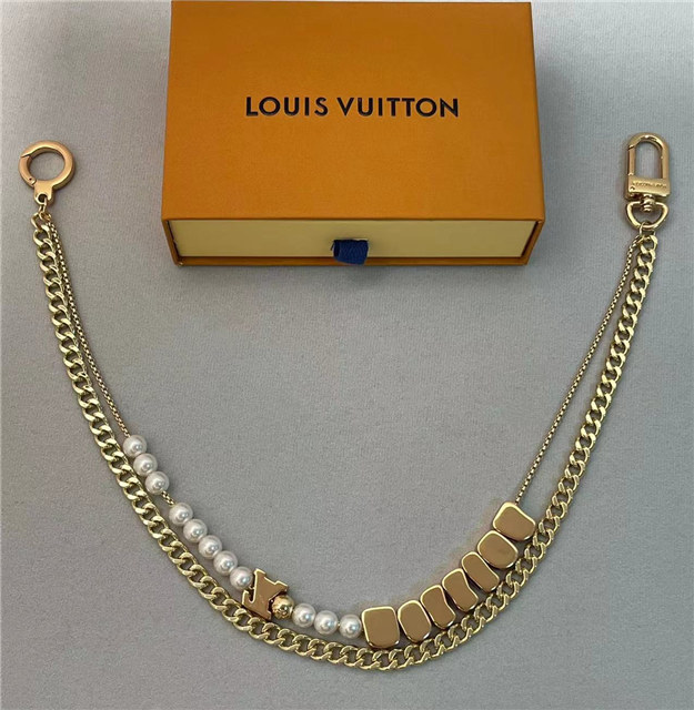 Vuitton Chain Belt M02434-4.jpg
