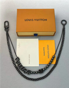 Vuitton Chain Belt M02531-1.jpg