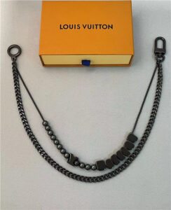 Vuitton Chain Belt M02531-4.jpg