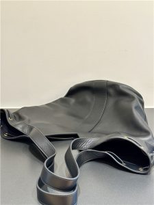 Y Large Hobo 833160 Black-4.jpg