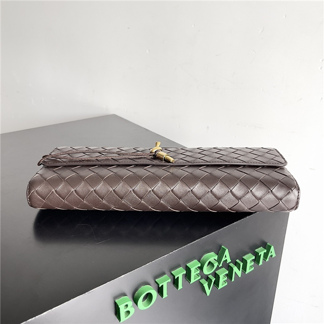 Andiamo Clutch 741511 Fondant-5.jpg