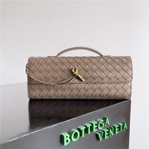 Andiamo Clutch 741511 Pinecone-1.jpg