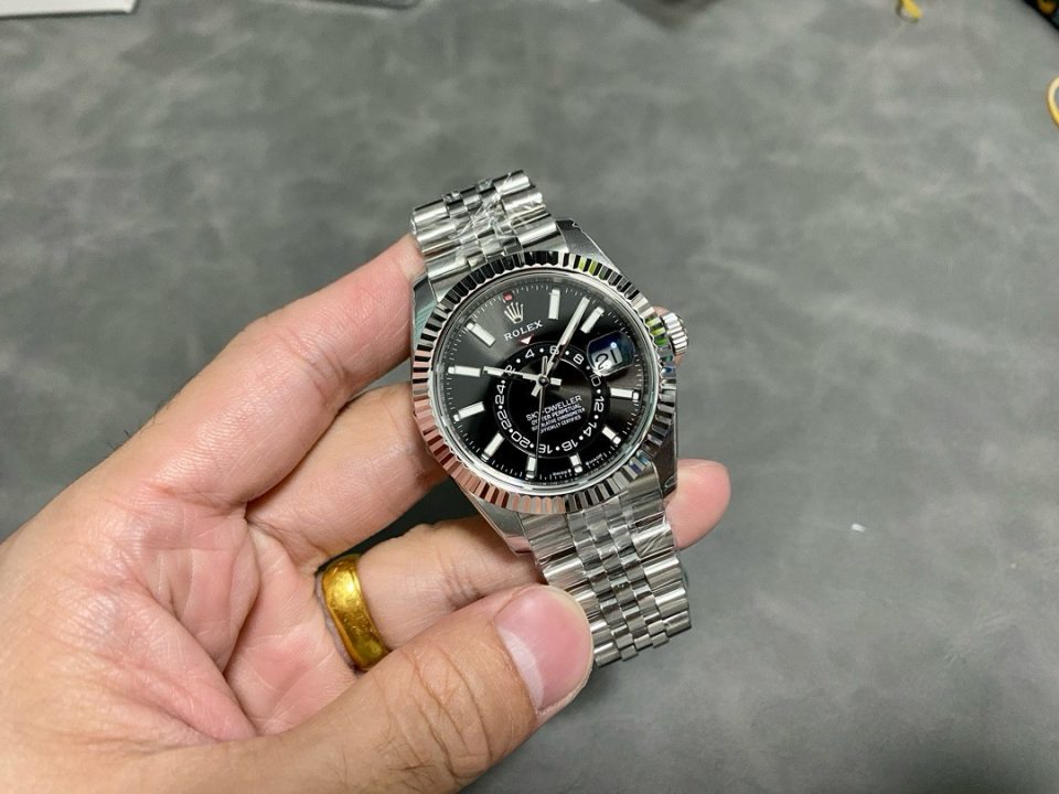 Rolex Sky-Dweller 326934 Black Dial Jubilee