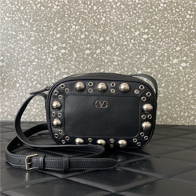 Garavani Nellcote Crossbody Bag 86207 Black-1.jpg