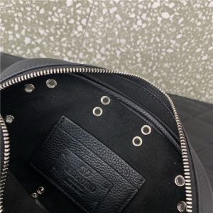 Garavani Nellcote Crossbody Bag 86207 Black-9.jpg