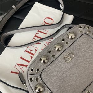 Garavani Nellcote Crossbody Bag 86207 Grey-4.jpg