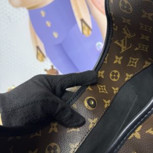 Louis Vuitton The Drop GM-7