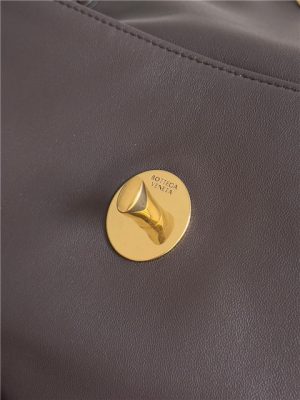 Madison Shoulder Bag 836296 Fondant-8.jpg