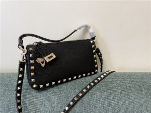 Small Rockstud Crossbody Bag 85500 Black-2.jpg