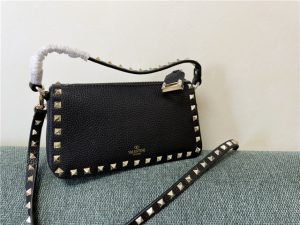 Small Rockstud Crossbody Bag 85500 Black-4.jpg