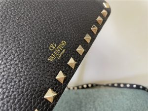 Small Rockstud Crossbody Bag 85500 Black-7.jpg