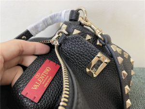Small Rockstud Crossbody Bag 85500 Black-8.jpg