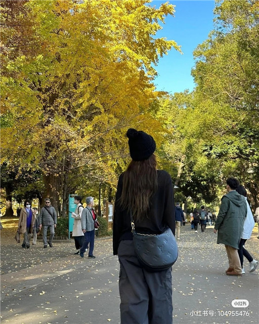 Loop Hobo M46725 Black-10.jpg