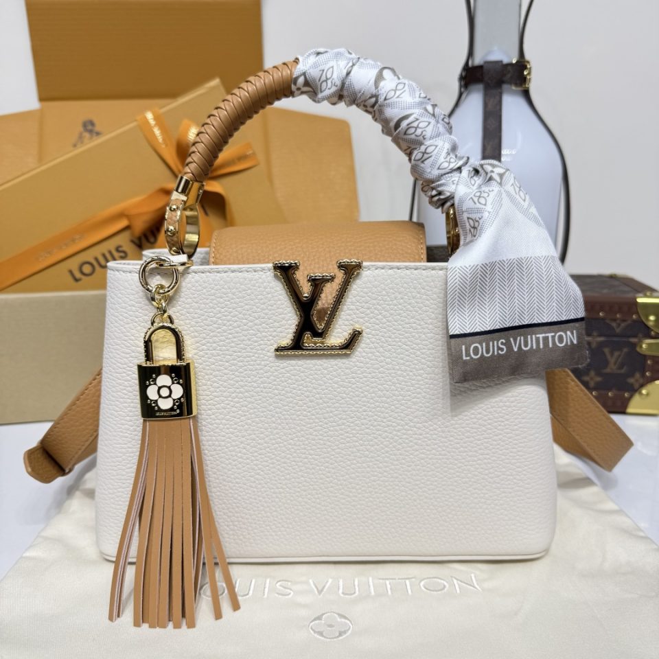 Louis Vuitton Capucines BB M25466 Cream-Arizona Beige-1