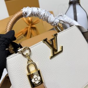 Louis Vuitton Capucines BB M25466 Cream-Arizona Beige-5