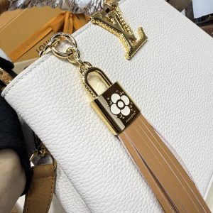 Louis Vuitton Capucines BB M25466 Cream-Arizona Beige-7