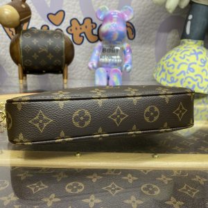 Louis Vuitton Pochette Accessoires Monogram M82766-4