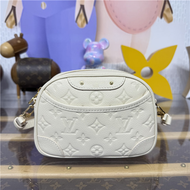 Tiny Camera Bag M26509 Cream-1.jpg