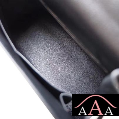 HERMES KELLY 28 HANDBAG 89 NOIR CHEVERE SHW-2.jpg