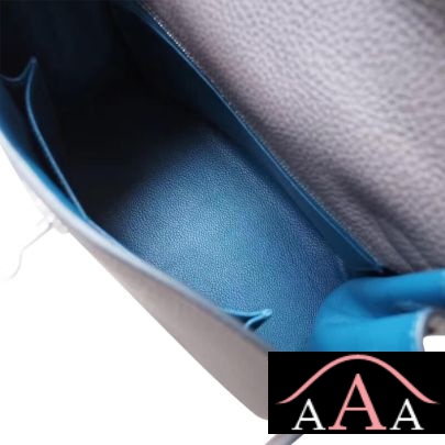 HERMES KELLY 28 HANDBAG 8F ETAIN AND 7W BLUE IZMIR TOGO SHW-2.jpg