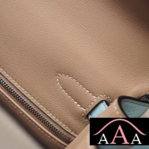 HERMES KELLY 28 HANDBAG CC10 CRAIE AND U2 BLUE ZEPHYR AND S2 TRENCH SWIFT SHW-2.jpg