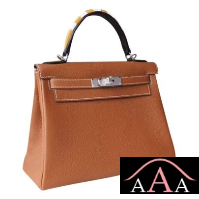 Hermes Kelly 28 Handbag CC37 Gold Togo And Bee Handle Ghw